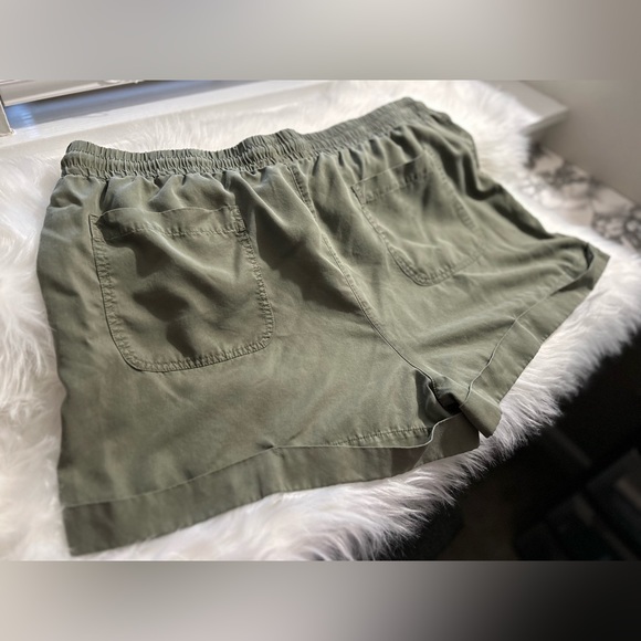X-Large Universal Thread Sage Green Drawstring Shorts - Picture 4 of 5